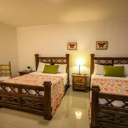 Deluxe Suites Guacamayos - Eco-Lodge & Swimming Pool Bonao Buitenkant foto