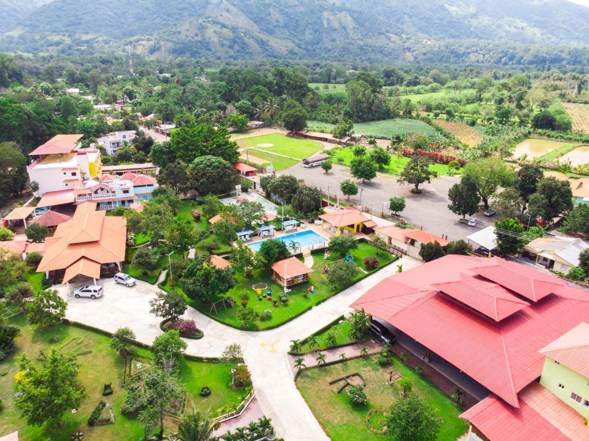 Deluxe Suites Guacamayos - Eco-Lodge & Swimming Pool Bonao Buitenkant foto