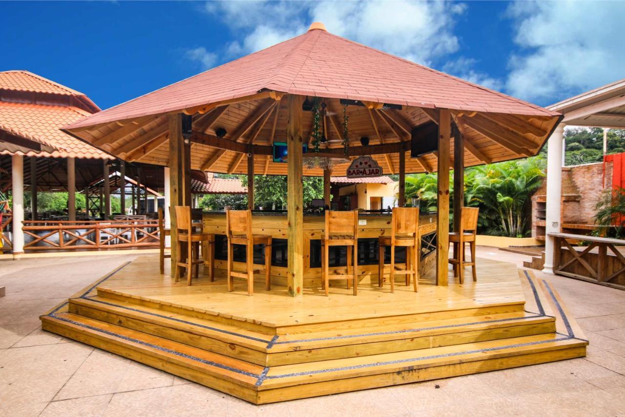 Deluxe Suites Guacamayos - Eco-Lodge & Swimming Pool Bonao Buitenkant foto