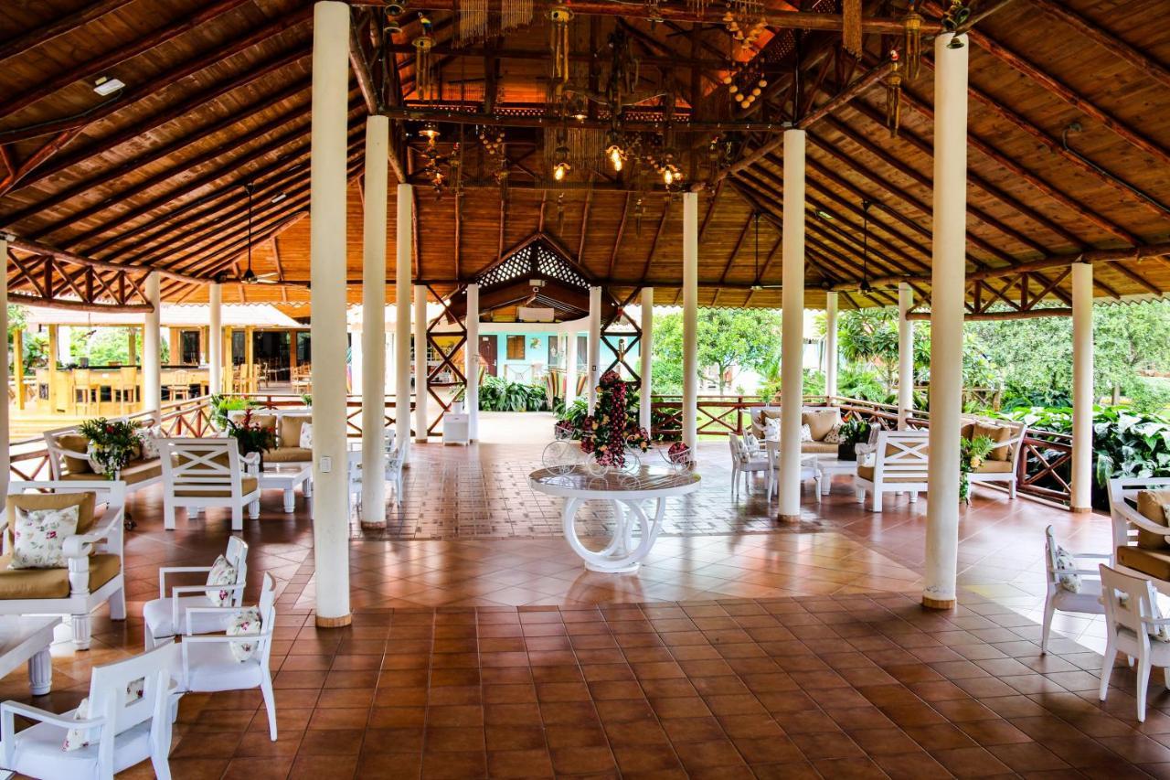 Deluxe Suites Guacamayos - Eco-Lodge & Swimming Pool Bonao Buitenkant foto