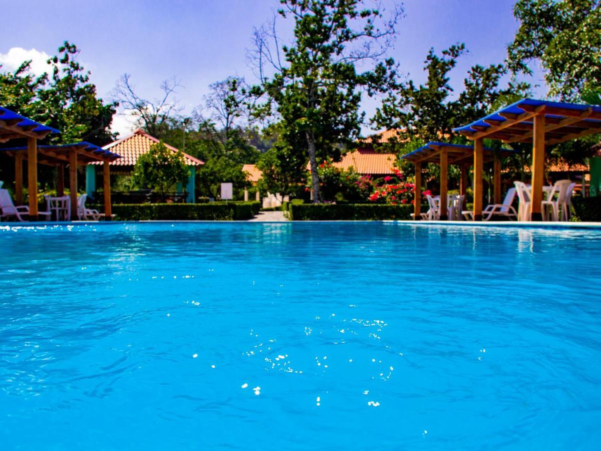 Deluxe Suites Guacamayos - Eco-Lodge & Swimming Pool Bonao Buitenkant foto