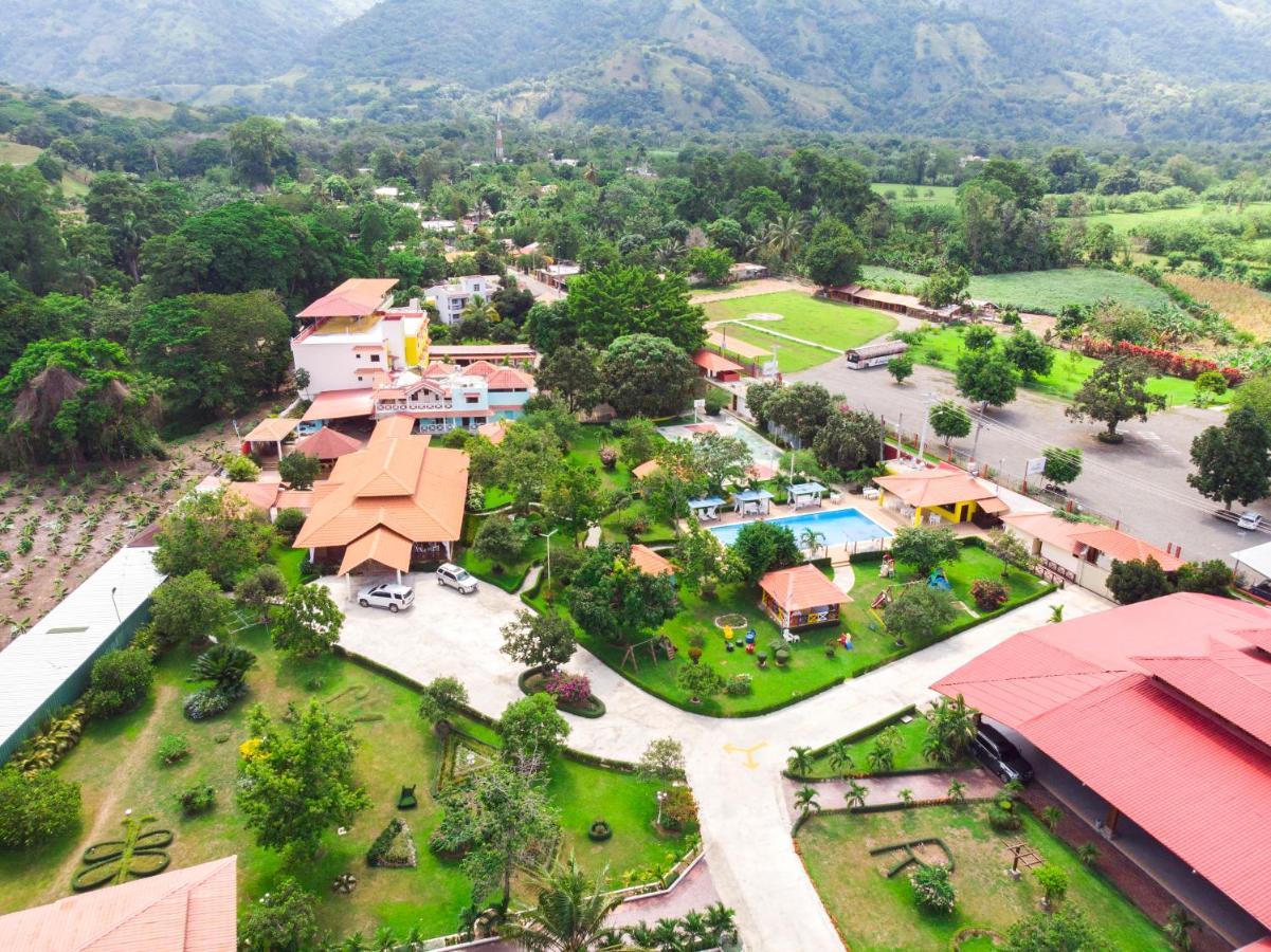 Deluxe Suites Guacamayos - Eco-Lodge & Swimming Pool Bonao Buitenkant foto