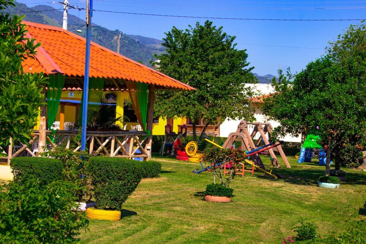 Deluxe Suites Guacamayos - Eco-Lodge & Swimming Pool Bonao Buitenkant foto