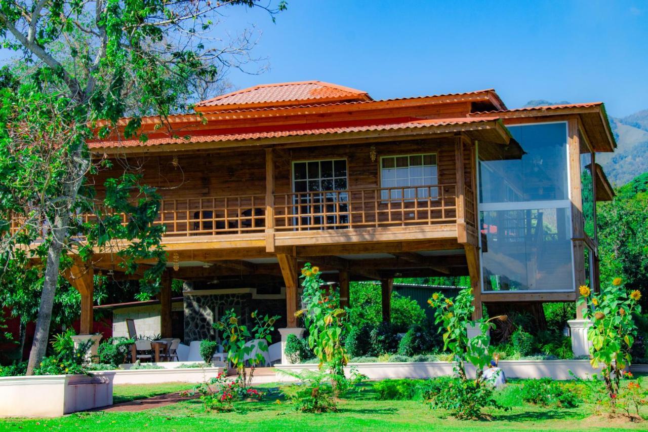 Deluxe Suites Guacamayos - Eco-Lodge & Swimming Pool Bonao Buitenkant foto