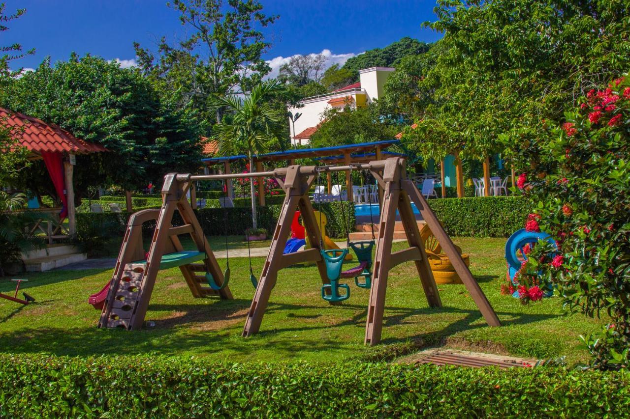 Deluxe Suites Guacamayos - Eco-Lodge & Swimming Pool Bonao Buitenkant foto